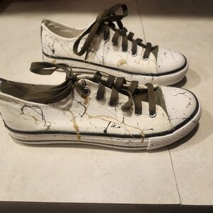 Kicasso Womens Size 5 Army Green And Gold Sneakers